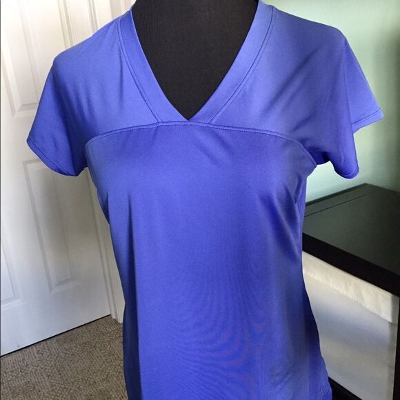 Beautiful Danskin workout shirt - Picture 1 of 1